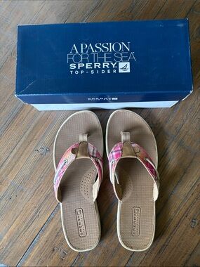 Sperry size 9 Seafish tan and pink plaid sandals